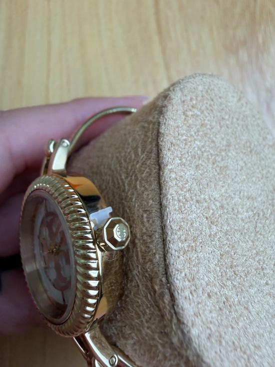 Tory Burch Womens Reva Gold Tone Bangle Interchangeable Watch Set main image 7